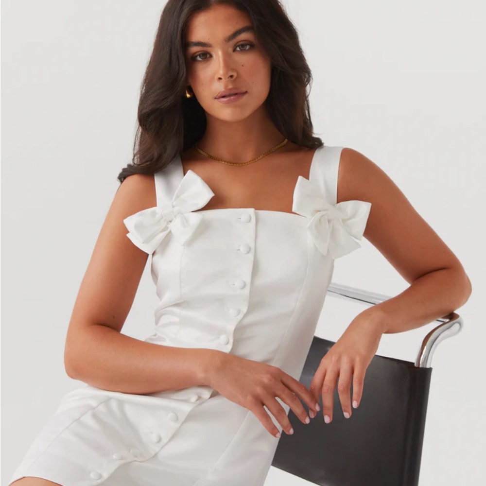 NWT PEPPERMAYO- Brielle Bow Satin Mini Dress - White size 8 - Picture 7 of 8